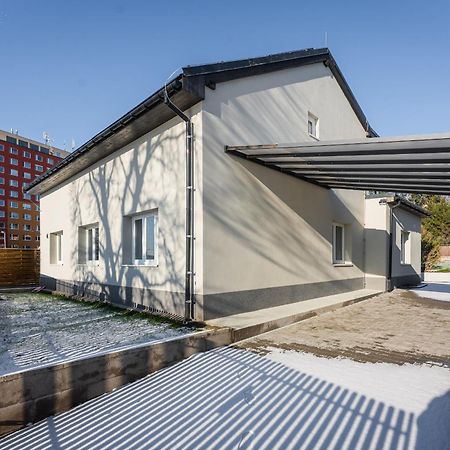 Apartmany Modrany Praha Bagian luar foto